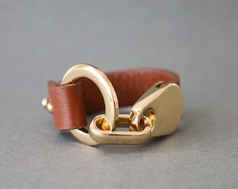 Gold Plated Metal Ring with Embossed Italian Leather Bracelet (Brown, Pink)
