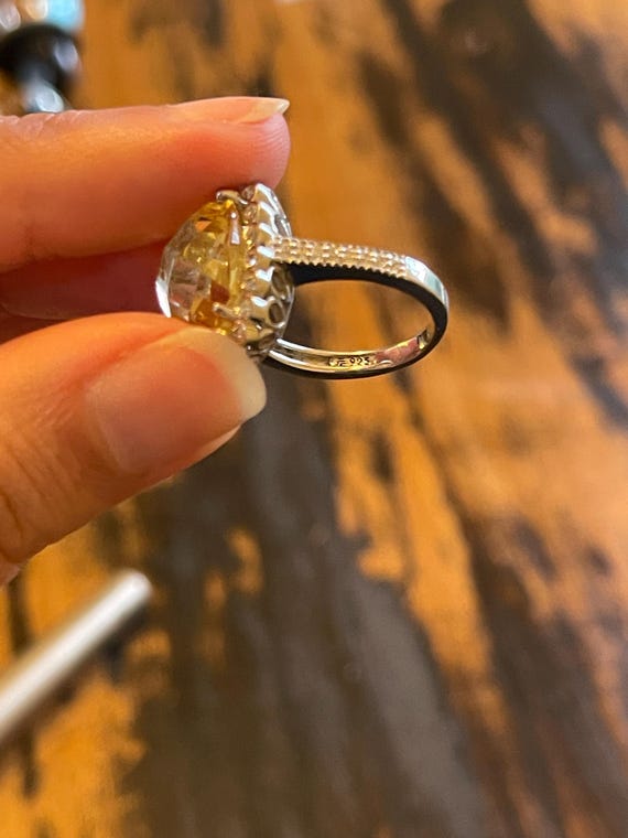 Gorgeous Statement Ring - image 4