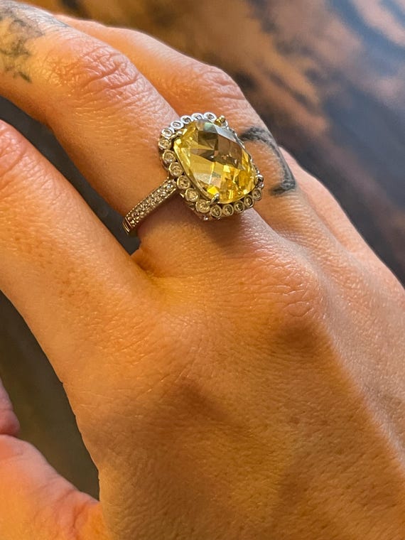 Gorgeous Statement Ring - image 2