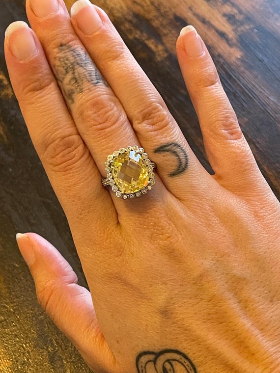 Gorgeous Statement Ring - image 1