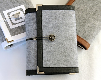 Gray black ring binder agenda/ organiser/ daily planner/ notebook/ journal/ diary refillable A5 / personal size with inner pocket dividers