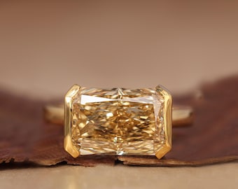Anillo solitario con engaste de bisel de este a oeste, anillo de compromiso con diamante amarillo de talla radiante cultivado en laboratorio, anillo de oro amarillo de 14 quilates para ella