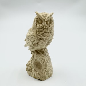 Hand-Carved Wooden Owl Sculpture Ornament Artwork Gift,Handmade Wood Bird Figurine Statue for Home Decor Living Room