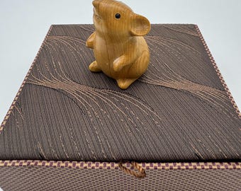 Handgemaakte houten schattige muis beeldje ornament, handgesneden muis sculptuur standbeeld voor thuiskantoor room decor