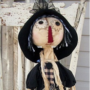 Primitive Hollow Knob Fall Doll Pattern