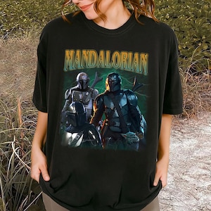 Camiseta mandaloriana / Camiseta de Star Wars / Camiseta de colores cómodos / Camiseta vintage de película / Camiseta pirata retro / Regalo para fans de Mandalorian