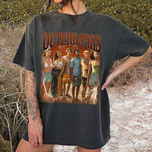 Camiseta de la serie de televisión Outer Banks con colores cómodos / Estilo vintage