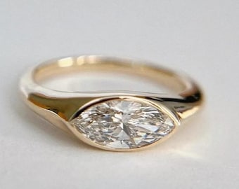 Marquise Moissanit East-West Solitaire Ring, Bezel Set Minimalistisk Förlovningsring, 14K Guld Modern Löftsring, Eleganta Fina Smycken