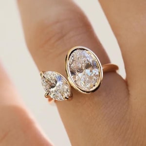 Two Stone Oval Cut Moissanite Engagement Ring, Bezel Set Oval Cut Ring, Moissanite Diamond Ring, Toi Et Moi Ring, Anniversary Ring for Her