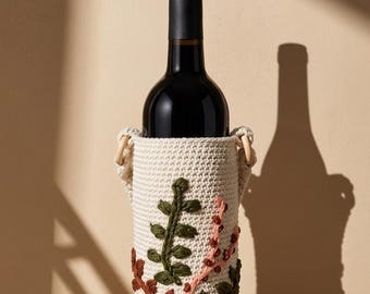 Hand-crocheted cotton wine bottle holder / handcrafted wine bag - Hostess gift, handmade in Bolivia - Pora Atelier
