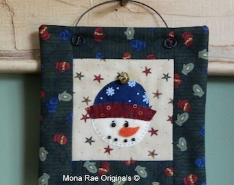 Snowman Mini Quilt ~ 6 Inch Wall Hanging ~ Christmas Decoration ~ Winter Wall Decor