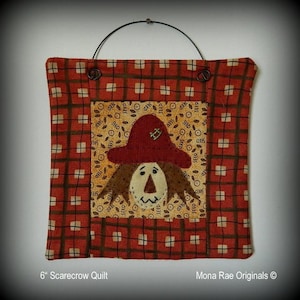 Scarecrow Mini Quilt - Handmade Original Design ~ 6 &quot; Wall Hanging ~ Fall decor ~ Halloween Decor