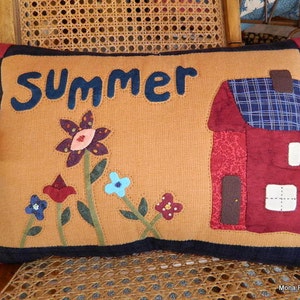 Summer Pillow 15 x 20 House, Flower Applique, Quilted Original Design image 4