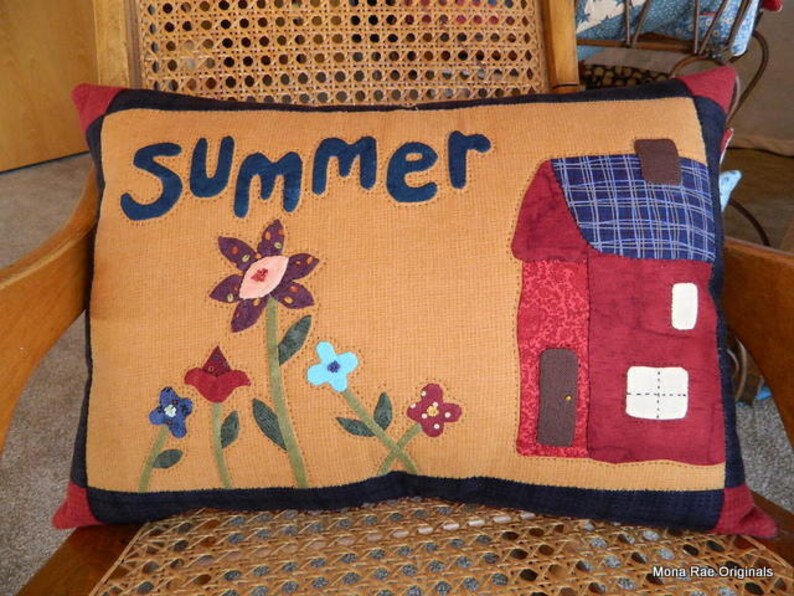 Summer Pillow 15 x 20 House, Flower Applique, Quilted Original Design image 4