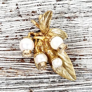 Vintage 14K Yellow Gold Pearls on Lily Leaf Flower Pendant Brooch Luxury Pretty