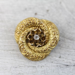 A566 Beautiful Vintage 10k Yellow Gold Embossed Flower
