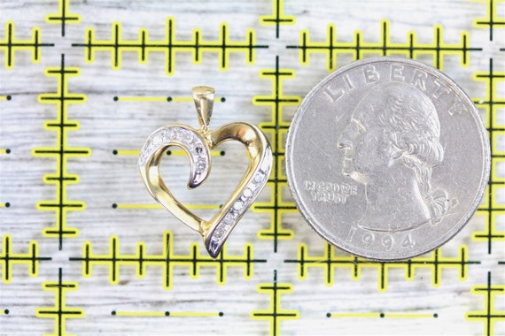 Vintage 10K Yellow Gold .20 Ctw Diamonds Heart Pe… - image 5