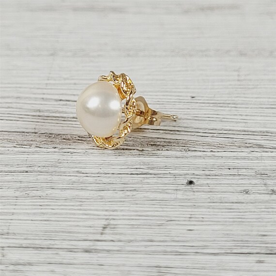 Vintage 14K Yellow Gold 6.8mm Pearl Stud Earrings Rope