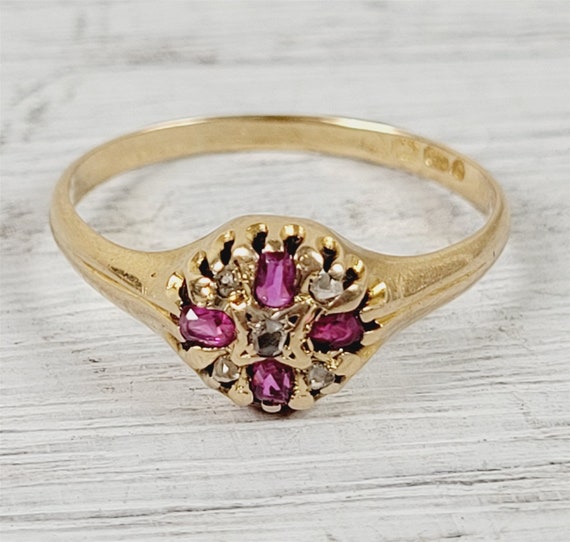 Antique English 18K Yellow Gold Ring Ruby 9.25 Dia