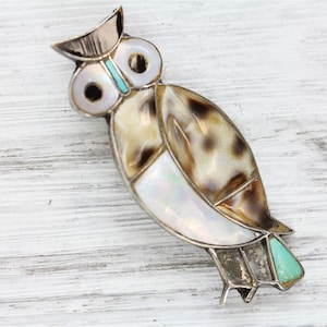 Broche vintage de búho con concha turquesa y plata de ley 925 de los nativos indios. Bonito broche clásico retro.