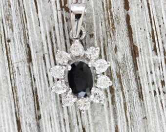 Vintage 925 Sterling Silver Sapphire Cubic Zirconia Pendant Pretty Retro Classic A1782 Classic Staple