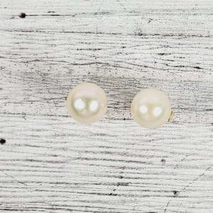 Brincos de pérola vintage de ouro amarelo 14K de 6,7 mm, grampos de luxo bonitos