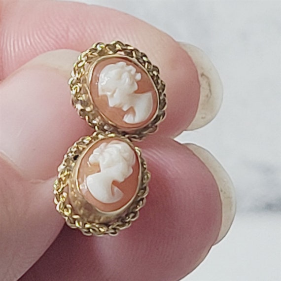 Vintage Shell Cameo 18K Yellow Gold Carved Lady S… - image 5