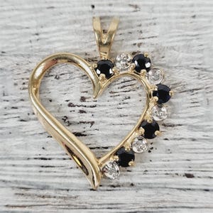 Pingente vintage de ouro amarelo 10K com coração e diamante e safira azul, amor, clássico, luxo, bonito
