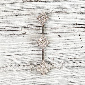 Vintage 10K White Gold .33 Ctw Diamond Pendant Journey Graduated Luxury Pretty