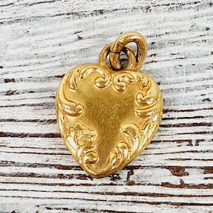Vintage 10K Yellow Gold Puffed Heart Charm Pendant Small Luxury Pretty