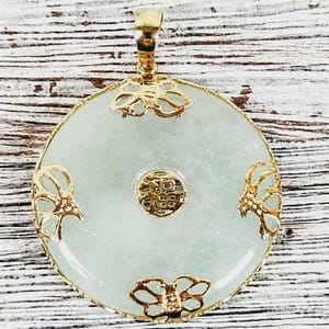 Vintage Asian 14K Yellow Gold Jade Pendant Green Icy Donut Luxury Pretty