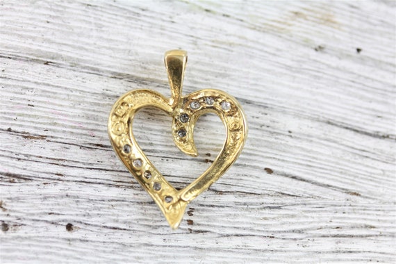 Vintage 10K Yellow Gold .20 Ctw Diamonds Heart Pe… - image 3