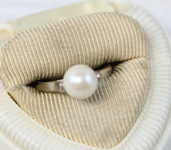 Vintage 14K White Gold 8.1mm Pearl Ring Mid Centu… - image 1