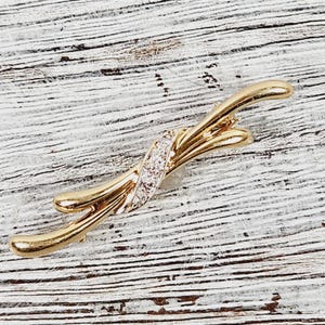 Vintage 1990&#39;s Era 14K Yellow Gold Diamond Brooch Pin Retro Luxury Pretty