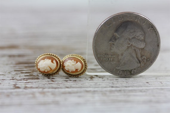 Vintage Carved Shell Cameo Studs 14K Yellow Gold … - image 6