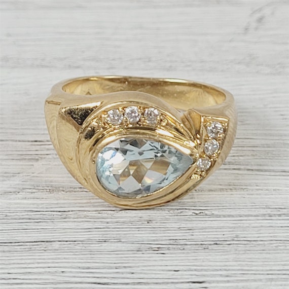 Vintage Designer 18K Yellow Gold Aquamarine Diamo… - image 1