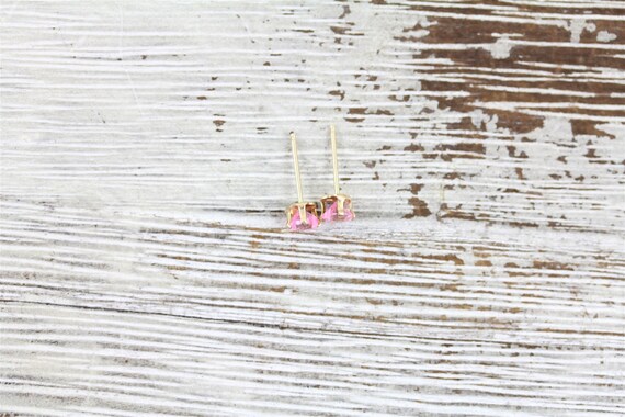 Vintage Pink CZ Heart 14K Yellow Gold Stud Earrin… - image 3