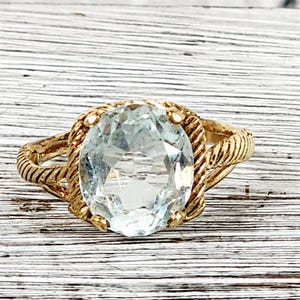 Vintage 10K Yellow Gold Aquamarine Ring 7 Retro Luxury Design Pretty