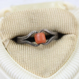 Vintage Mediterranean Coral Sterling Silver 925 Ring Retro Pretty Luxury 7.25 image 1