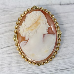 Antique 14K Yellow Gold Carved Shell Cameo Brooch Pendant Pretty Lady Luxury