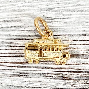 Vintage 14K Gelbgold Trolley Cabochon Charm Anhänger klein Luxus hübsch