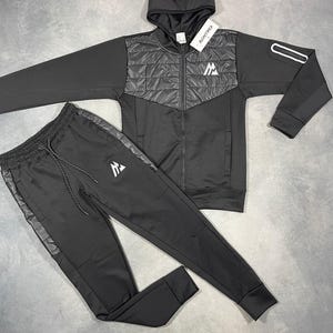 Schwarz gestepptes Panel Trainingsanzug Set | 2-teiliges Activewear-Outfit mit Kapuze | Herren Urban Streetwear Jogger-Set