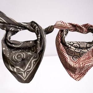 Organic Cotton Paisley Bandana Scarf: Vibrant Unisex Headwrap