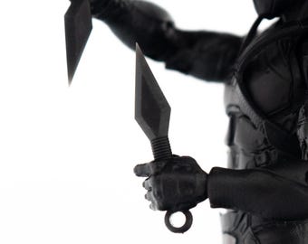 1/12 Scale Kunai Pair – Miniature Ninja Throwing Knives for Action Figures & Diorama Props