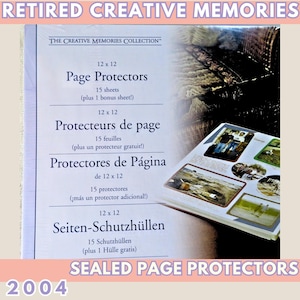 Könnte beinhalten: Versiegelte Creative Memories 12x12 Seitenschutzhüllen. Die Packung enthält 15 Blätter plus ein Bonusblatt. Der Text auf der Verpackung lautet „RETIRED CREATIVE MEMORIES“ und „SEALED PAGE PROTECTORS“. Das Produkt ist von 2004.