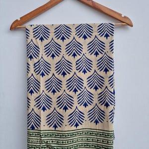 Pareo de algodón con estampado floral a mano: un pareo playero bohemio