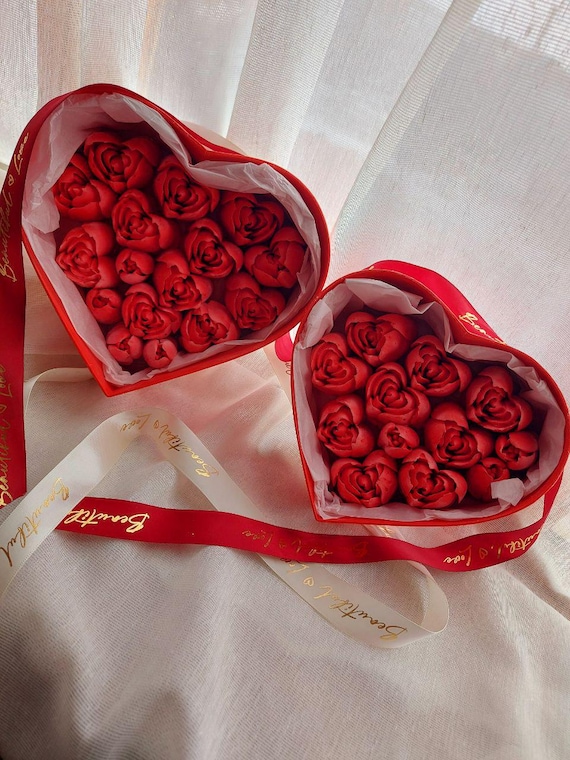 Heart shaped box. Edible sweet bouquet marshmallow flowers gift for Her. Zephyr