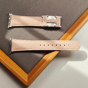 Elegante correa de cuero para Apple Watch, correa de reloj inteligente con cierre metálico geométrico, correa de repuesto delgada para mujer.