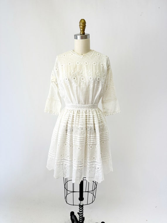 1900s White Cotton Embroidered Lace Dress - image 4