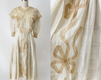 1910s Cream Silk and Lace Bow Dress